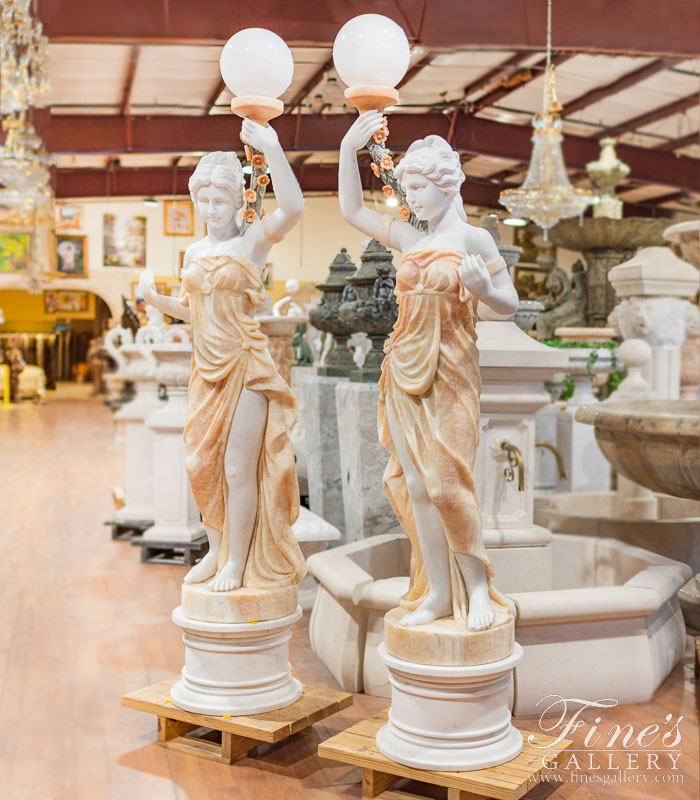 Light Luxury Women's Sculpture With Light   MRE-32302
